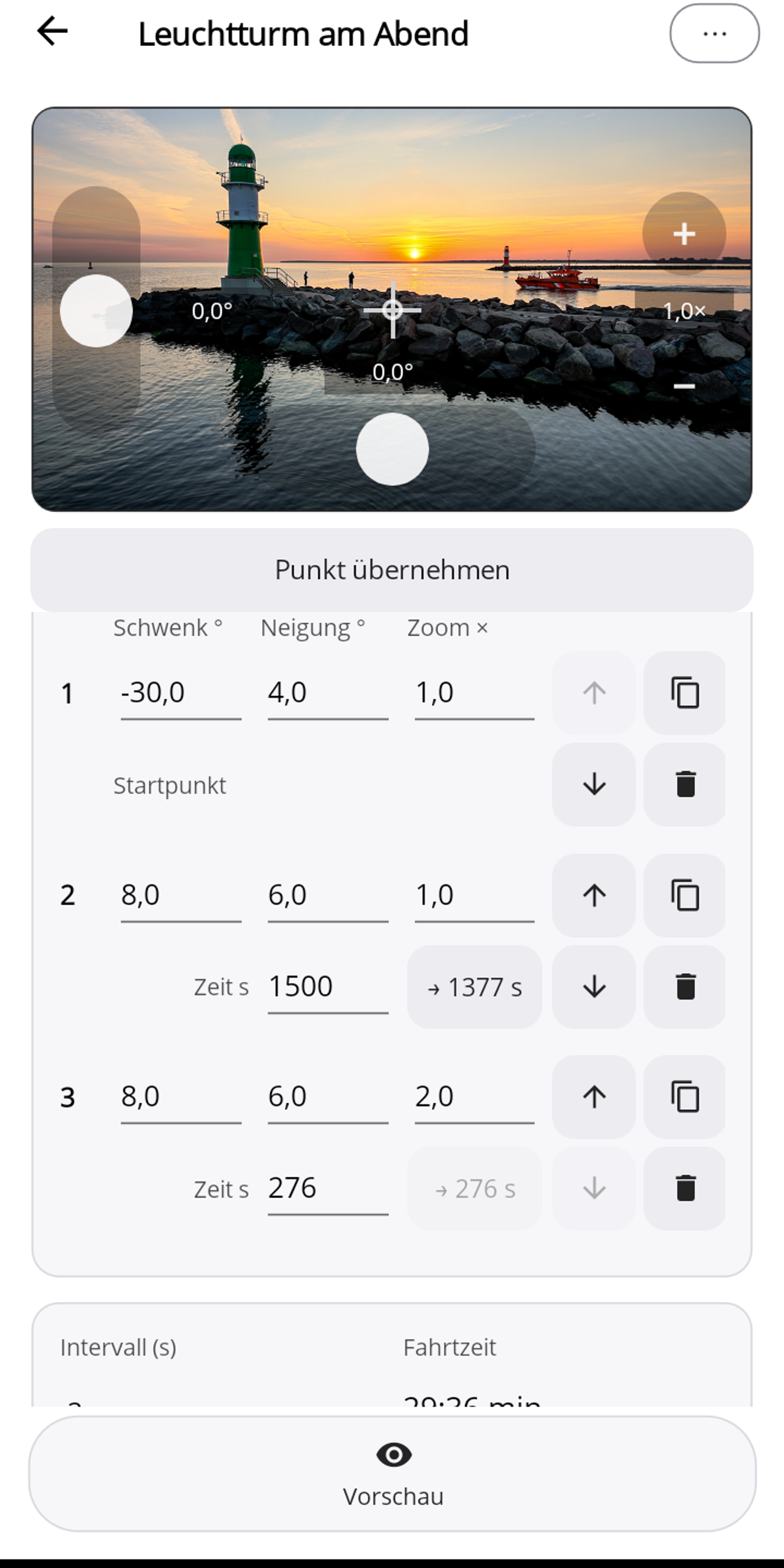 Pogimoti-Editor der Fahrt „Leuchtturm am Abend" mit drei Wegpunkten: Punkt 1 ist der Startpunkt, Punkt 2 hat die Zeit 1500 s und daneben den Vorschlag „→ 1377 s", Punkt 3 zoomt auf 2,0× und hat die Zeit 276 s, sein Vorschlag „→ 276 s" ist gedimmt; darunter Intervall und Fahrtzeit.